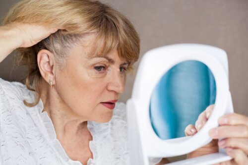 Hvorfor er det, at gråt hår bliver gult? 7 tips til at undgå det