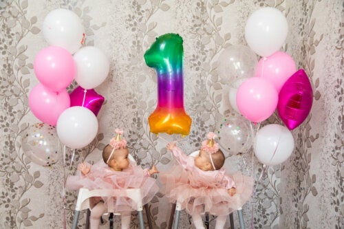 9 ideer til at fejre tvillingers fødselsdage