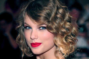 Har du kort bølget hår? Prøv en af disse 15 trendy klipninger!