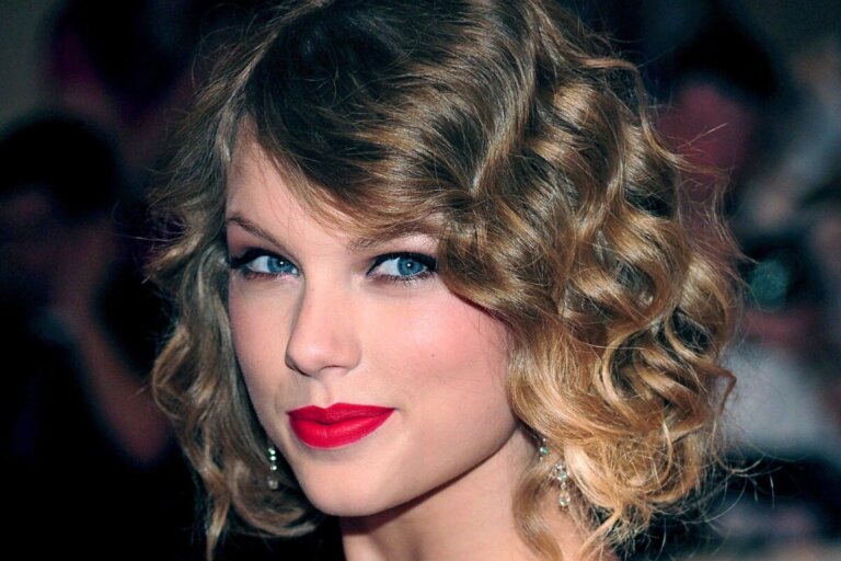 Har du kort bølget hår? Prøv en af disse 15 trendy klipninger!